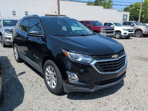 Used 2019 Chevrolet Equinox LT w/ Sun & Navigation Package FWD image 2