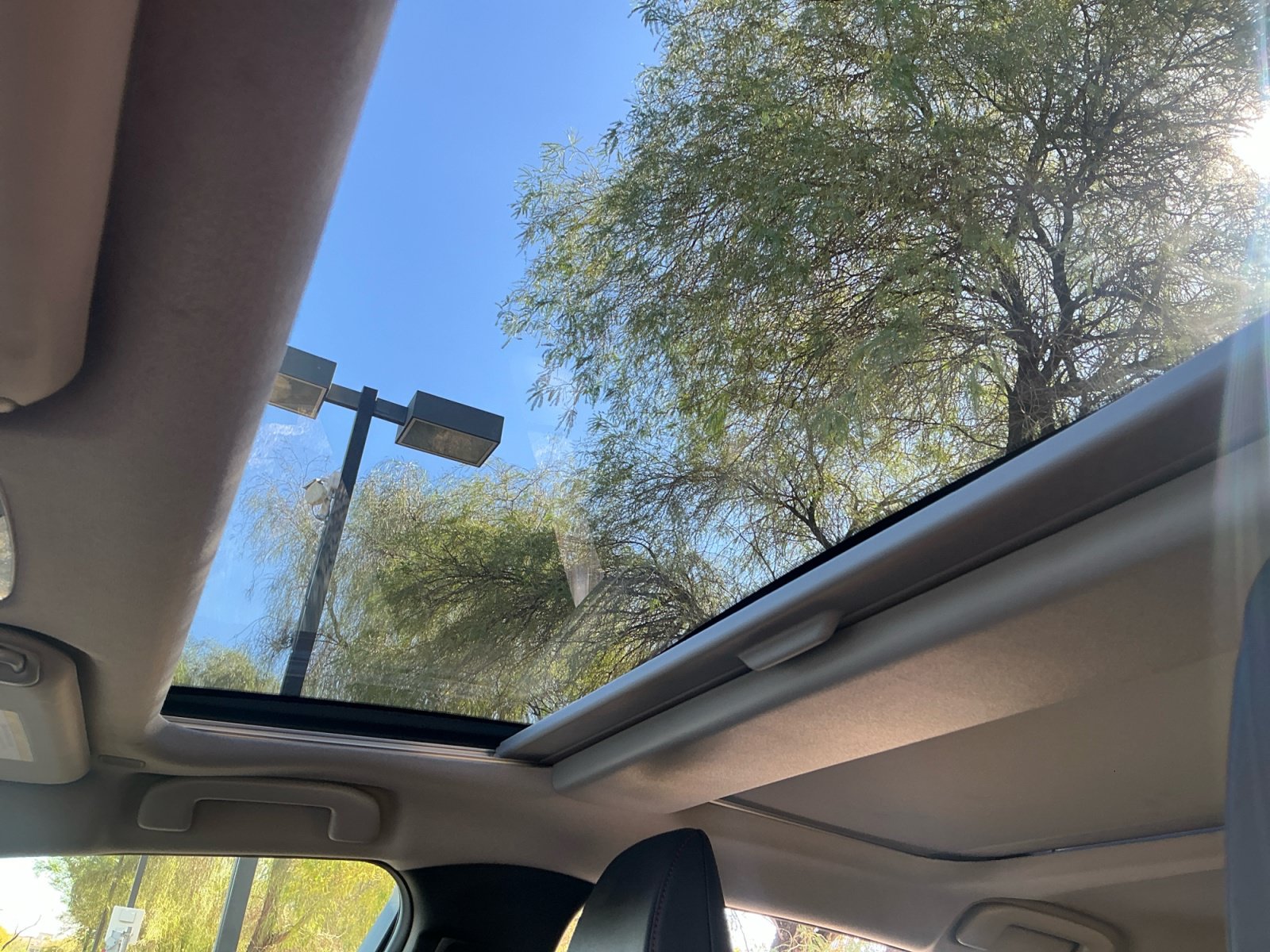 Used 2024 Toyota Prius Prime FWD image 32