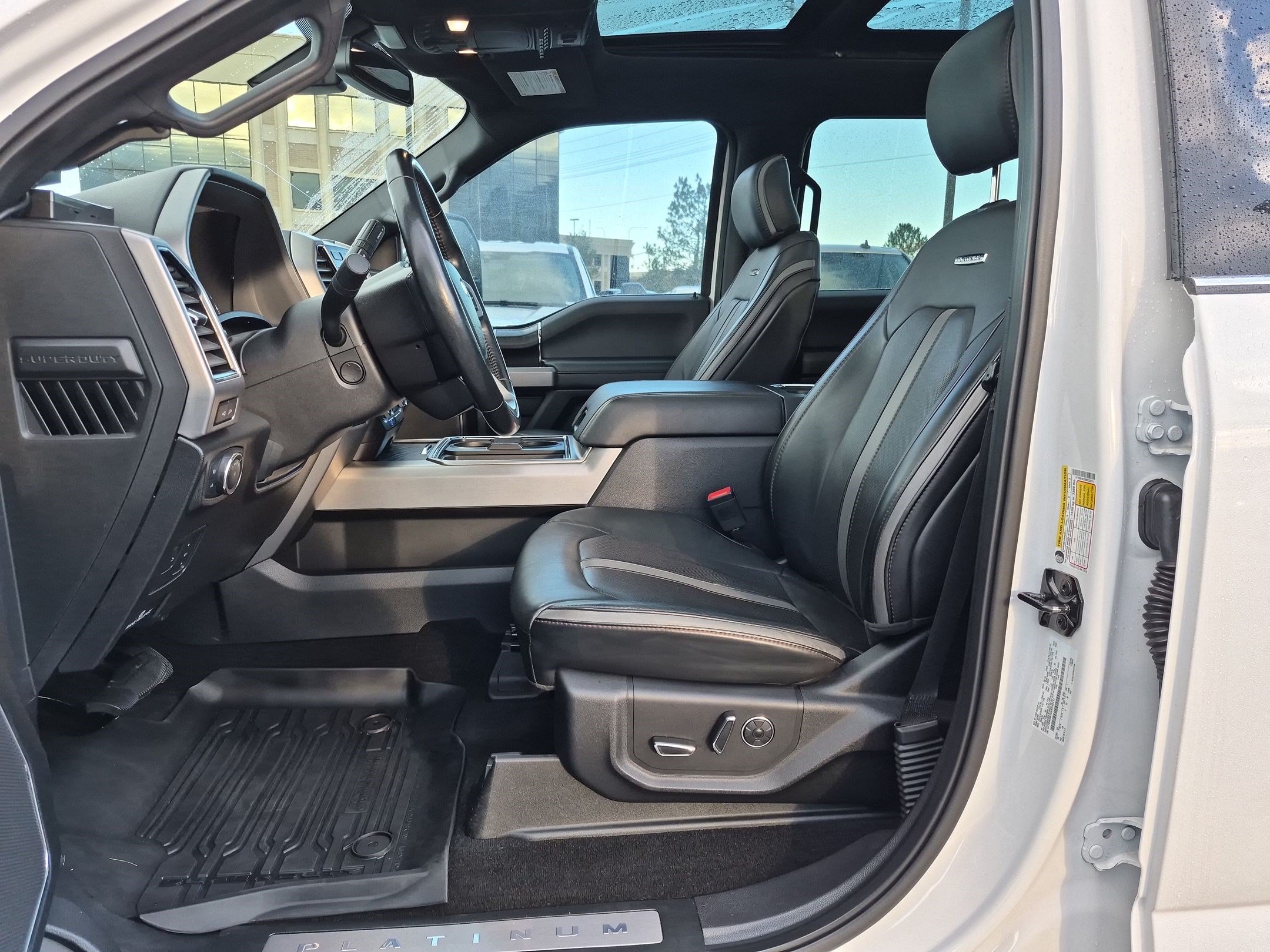 Used 2019 Ford F350 Platinum w/ Platinum Ultimate Package AWD/4WD image 17
