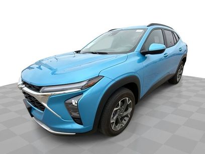 Certified 2025 Chevrolet Trax LT w/ Driver Confidence Package