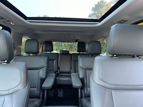 New 2025 Ford Expedition Active image 29