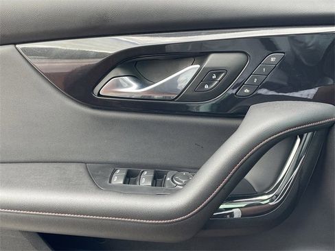 Used 2022 Chevrolet Blazer RS w/ Enhanced Convenience Package image 23