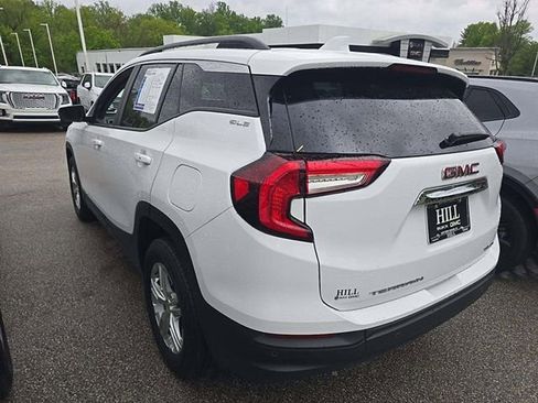 Used 2022 GMC Terrain SLE w/ Driver Convenience Package AWD/4WD image 3