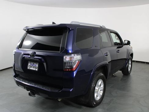 Used 2017 Toyota 4Runner SR5 RWD image 3