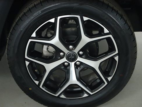 Used 2025 Jeep Compass Limited image 39