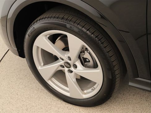 New 2025 Audi Q5 Premium Plus image 29