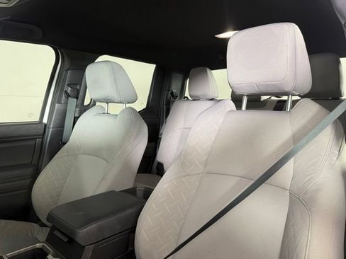 Used 2025 Toyota Tacoma SR5 AWD/4WD image 14
