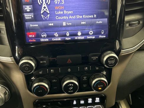 Used 2020 RAM 1500 Laramie RWD image 15