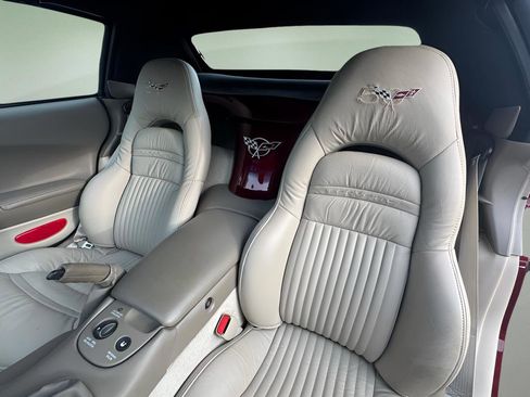 Used 2003 Chevrolet Corvette 50th Anniversary Edition image 18