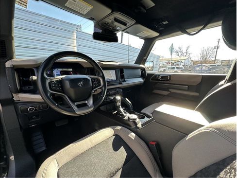 Used 2021 Ford Bronco Wildtrak image 2