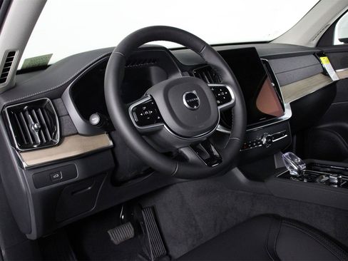 New 2025 Volvo XC90 B6 Plus image 8