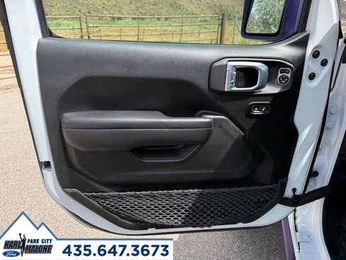Used 2023 Jeep Wrangler Unlimited Rubicon 4xe w/ Cold Weather Group AWD/4WD image 13