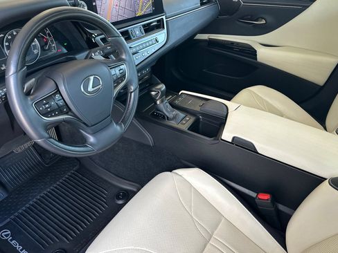 Used 2022 Lexus ES 300h w/ Accessory Package 2 FWD image 7