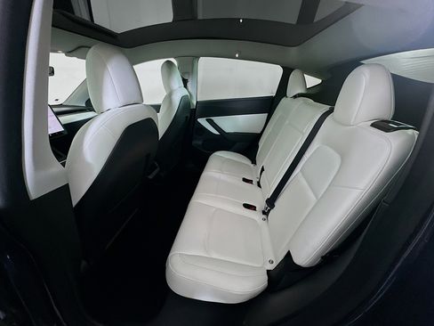 Used 2022 Tesla Model Y Performance image 28