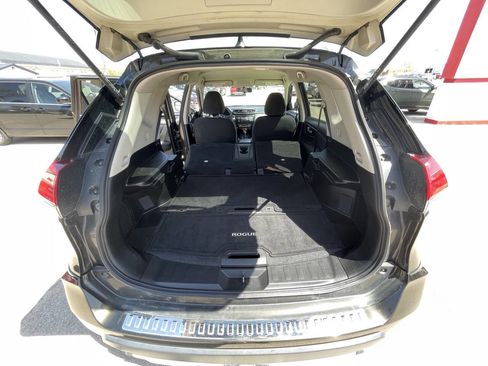 Used 2017 Nissan Rogue SV image 39
