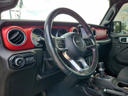 Used 2019 Jeep Wrangler Unlimited Rubicon w/ Dual Top Group AWD/4WD image 3