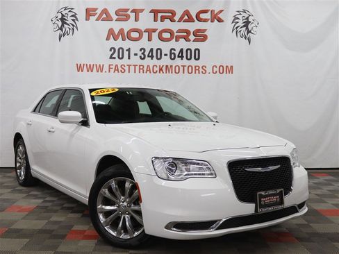 Used 2022 Chrysler 300 Touring image 3