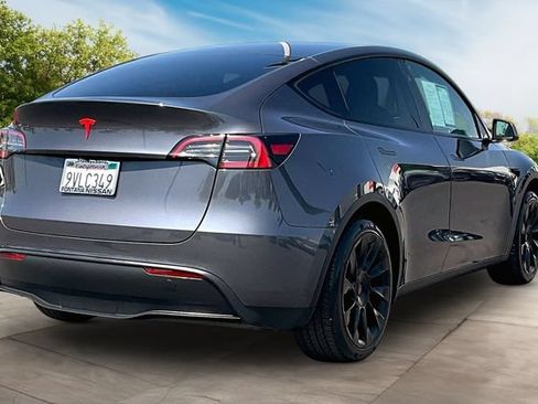 Used 2023 Tesla Model Y 2WD image 6