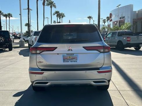 Used 2024 Mitsubishi Outlander SE FWD image 23