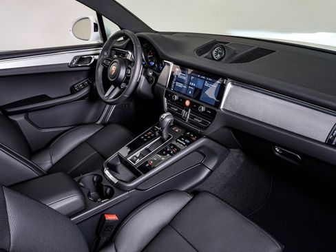 New 2026 Porsche Macan image 14