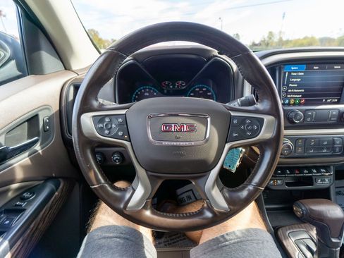Used 2021 GMC Canyon Denali image 18