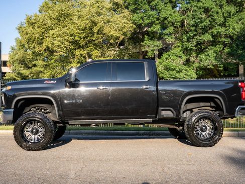 Used 2021 Chevrolet Silverado 2500 LTZ AWD/4WD image 9