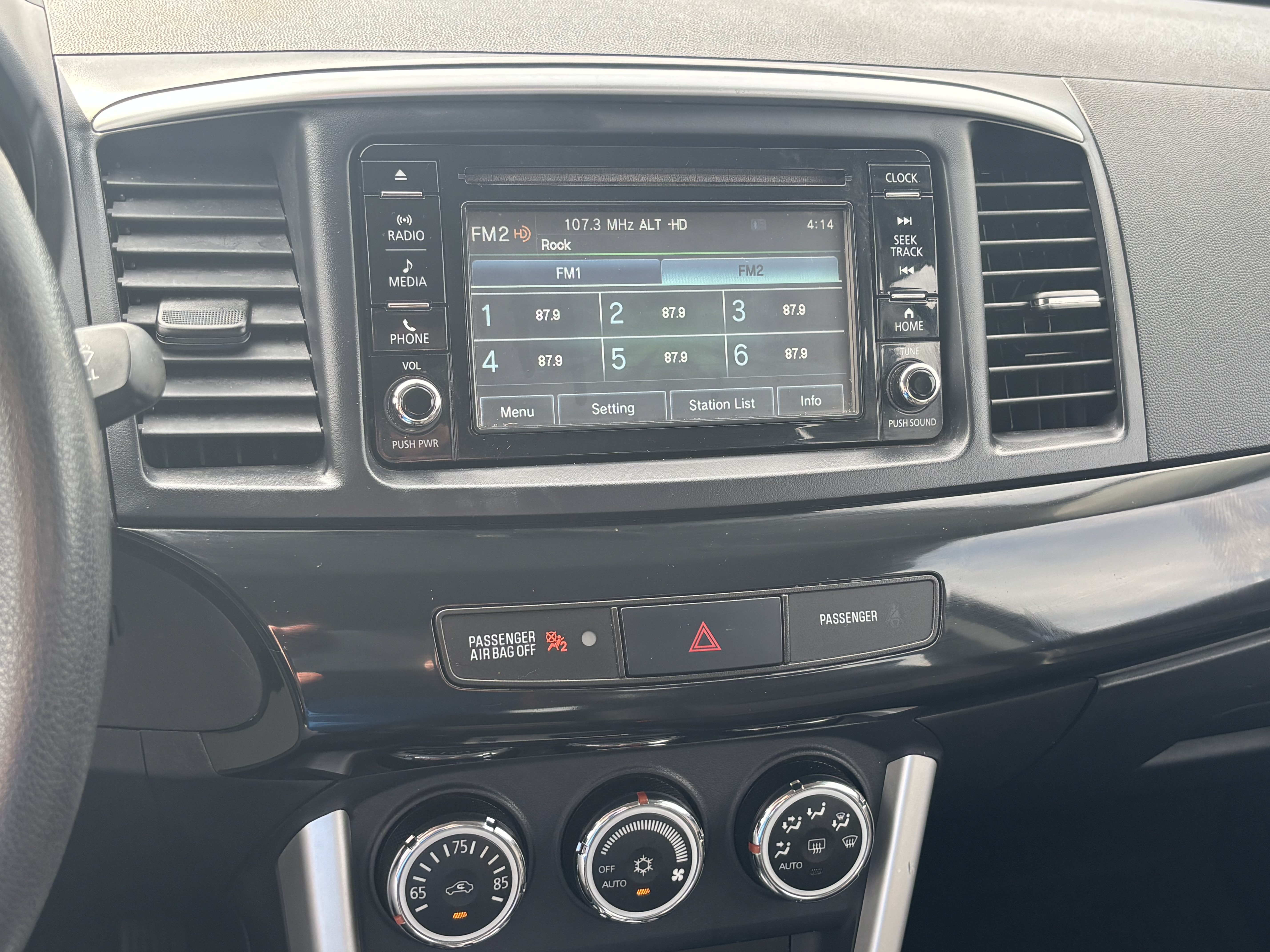 Used 2017 Mitsubishi Lancer ES FWD image 10