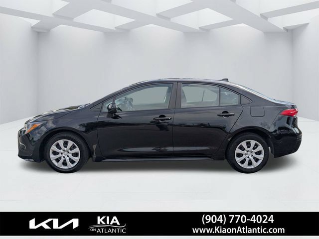 Used 2024 Toyota Corolla LE FWD image 6