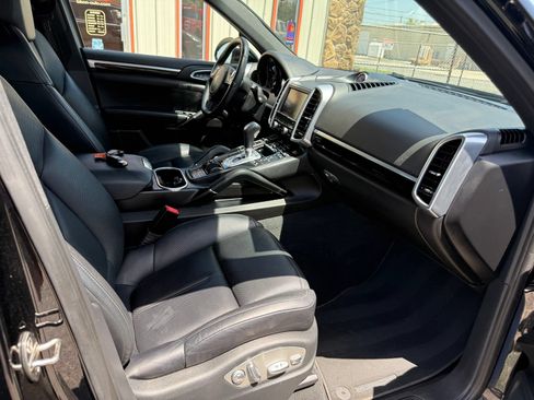 Used 2014 Porsche Cayenne AWD/4WD image 17