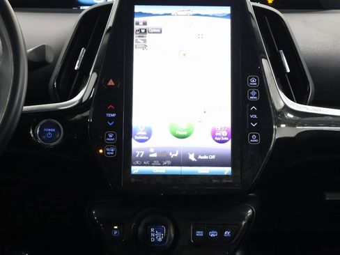 Used 2018 Toyota Prius Prime Premium image 19