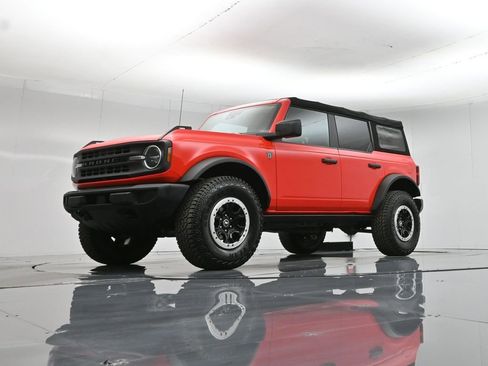 Certified 2022 Ford Bronco Base w/ Sasquatch Package image 45