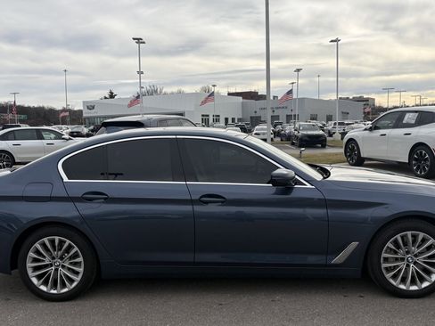 Used 2023 BMW 530i w/ Premium Package image 11