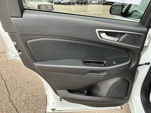 Used 2017 Ford Edge SEL w/ Equipment Group 201A FWD image 13