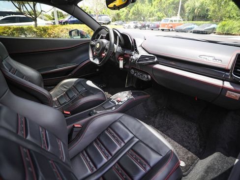 Certified 2011 Ferrari 458 Italia Coupe RWD image 44