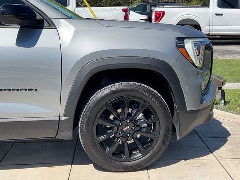 Used 2025 GMC Terrain Elevation w/ Elevation Premium Package image 12