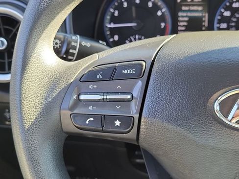 Used 2023 Hyundai Kona SEL image 5