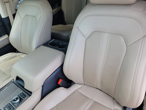 Used 2024 Ford Expedition Max Limited image 11