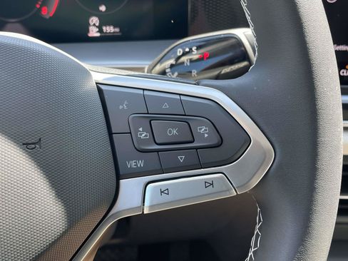 New 2026 Volkswagen Tiguan SE FWD image 19
