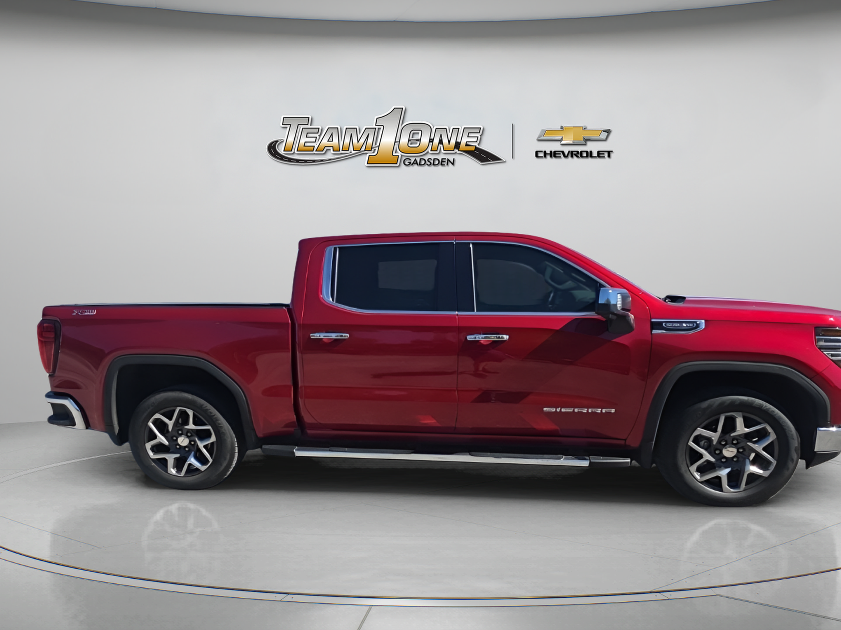 Used 2024 GMC Sierra 1500 SLT w/ SLT Premium Plus Package AWD/4WD image 9