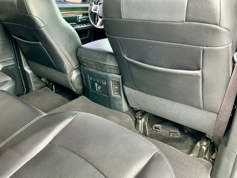 Used 2017 RAM 1500 Laramie w/ Convenience Group image 27