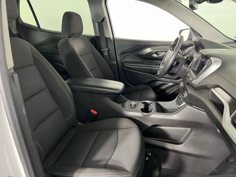 Used 2024 GMC Terrain SLE image 30