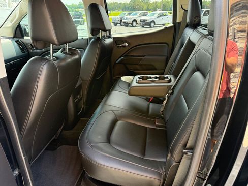 Used 2018 Chevrolet Colorado Z71 AWD/4WD image 12