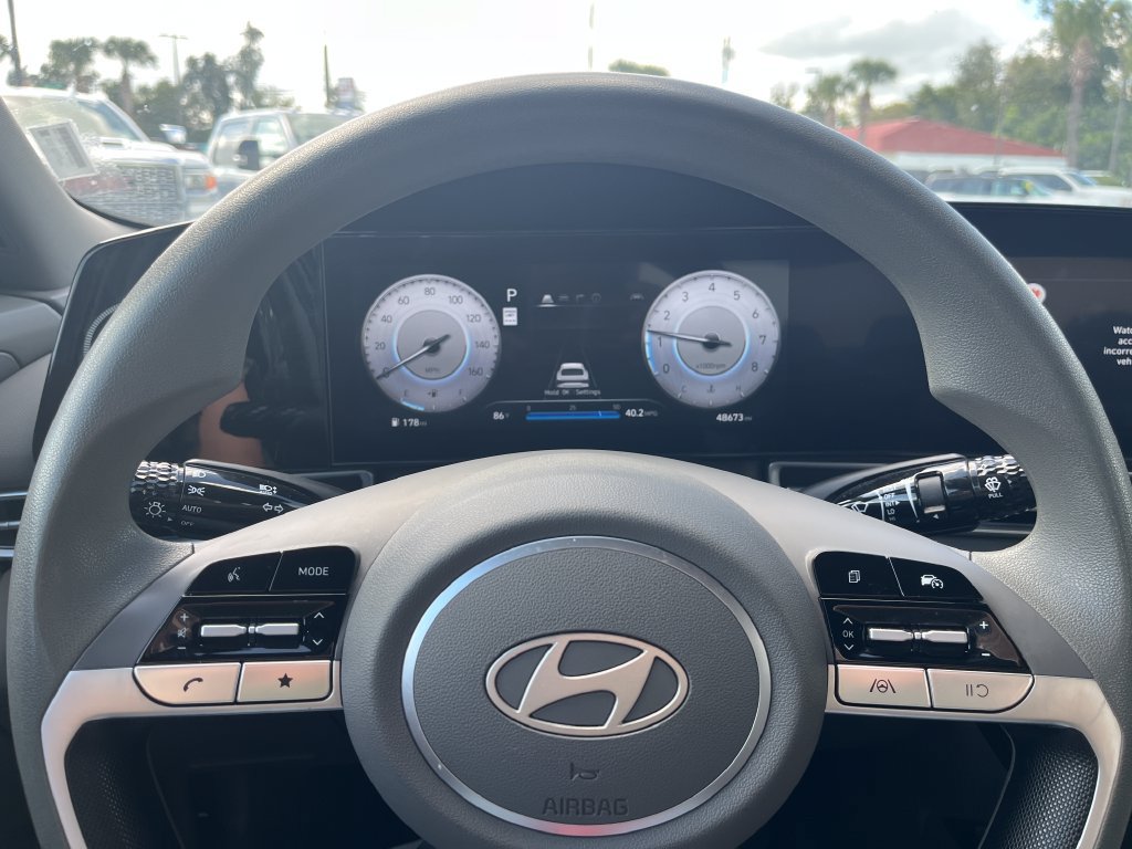 Used 2024 Hyundai Elantra SEL FWD image 13