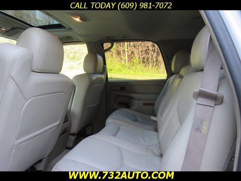 Used 2004 Chevrolet Tahoe LT w/ LT Preferred Equipment Group AWD/4WD image 9