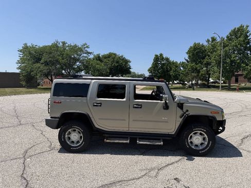 Used 2004 HUMMER H2 w/ Preferred Equipment Group AWD/4WD image 5