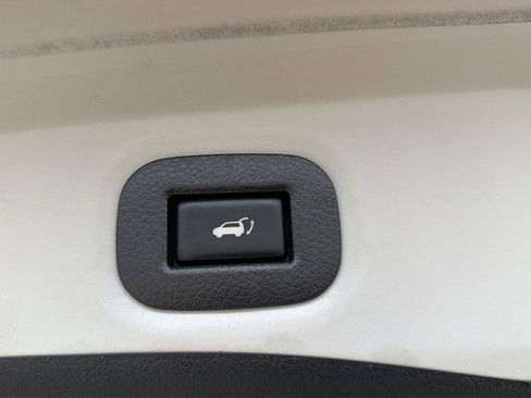 Used 2020 Nissan Rogue SV FWD image 28