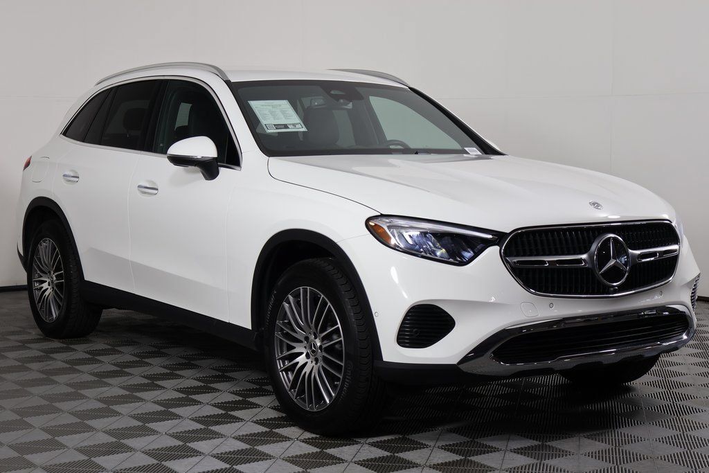 Certified 2026 Mercedes-Benz GLC 300 image 3