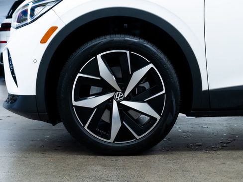 Used 2023 Volkswagen ID.4 Pro S AWD/4WD image 7