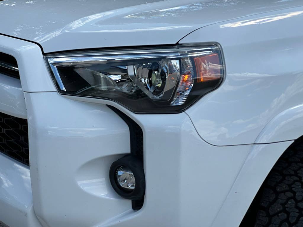 Used 2021 Toyota 4Runner SR5 Premium w/ Moonroof Package RWD image 9