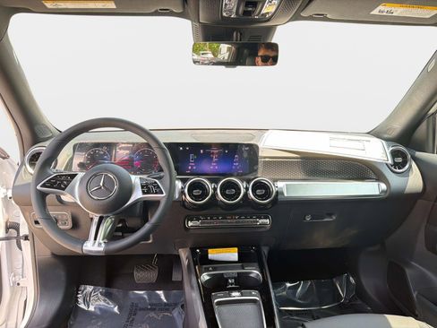 New 2026 Mercedes-Benz GLB 250 image 15